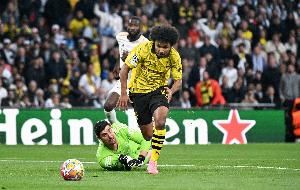 罗马诺：阿德耶米仍计划留在多特，他在俱乐部很开心