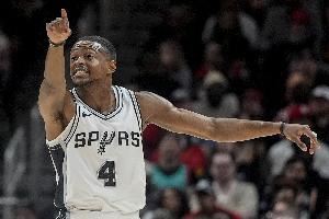 77超值！福克斯续约合同平均年薪5725万美元 高于东契奇的5500万