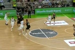 距离三分线两步😮东契奇热身赛开场无解超远三分一箭穿心