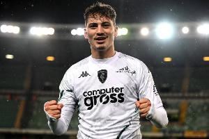 斯基拉：卡利亚里准备450万欧+40%转售分成报价S-埃斯波西托