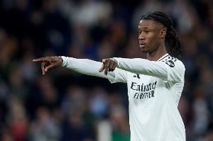 皇马官方：卡马文加右脚踝扭伤，具体伤势有待进一步检查