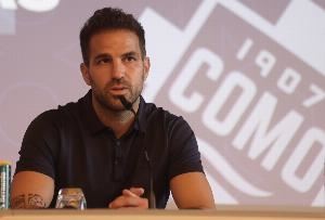 小法：现在谈未来执教巴萨为时尚早，期待和弗里克交流并向他提问