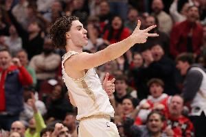 国王媒体人：球队可能追求吉迪 已有施罗德但他们会考虑多个选项