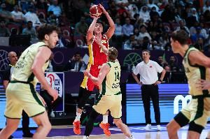 澳大利亚男篮官推致敬中国男篮！媒体人：尊重永远是打出来的