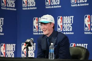 黄蜂主帅：今年4名新秀具备“冠军心态” 曾怀疑克尼佩尔能否扣篮