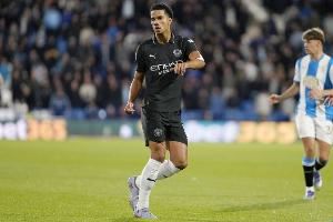 邮报：工作人员称赞曼城小将穆卡萨看起来就像一线队球员