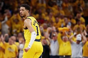 哈利伯顿：控卫最重要的是理解、思考比赛 成为场上的教练