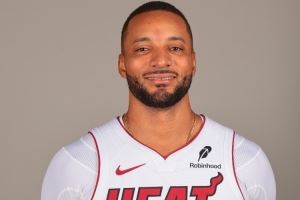 21.8分！鲍威尔：大家想看到我重现上赛季数据 但全队融入更重要