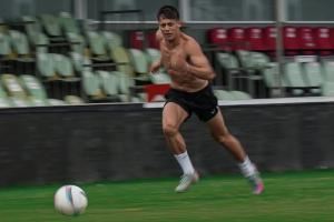 💪增肌8公斤！好友：以前和居莱尔打架总能赢，现在可不敢了