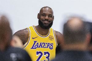 专家解析：詹姆斯可能在应对高位神经刺激 痛感未向下延伸是好事