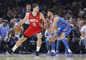 虽败犹荣！申京揭幕战39+11+7创队史纪录