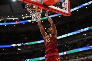 骑士客战尼克斯！队记：亨特因膝盖挫伤缺阵