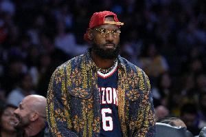 詹姆斯：本赛季会充满悬念 开拓者和爵士也值得关注