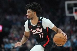 手感冰凉！谢顿-夏普首节7投仅1中拿到5分 三分3中0