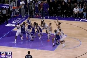 真戏剧性！布克第二罚不中&奥尼尔补篮不中 马威再补篮追平比分