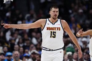 张佳玮:其他人习惯助攻逮着一个喂 约基奇主打雨露均沾&非常海王