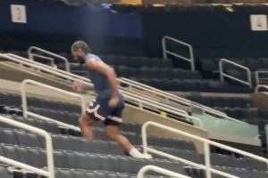 美记:莱昂纳德因伤连续7场缺席 但赛前几小时仍看他在球馆训练